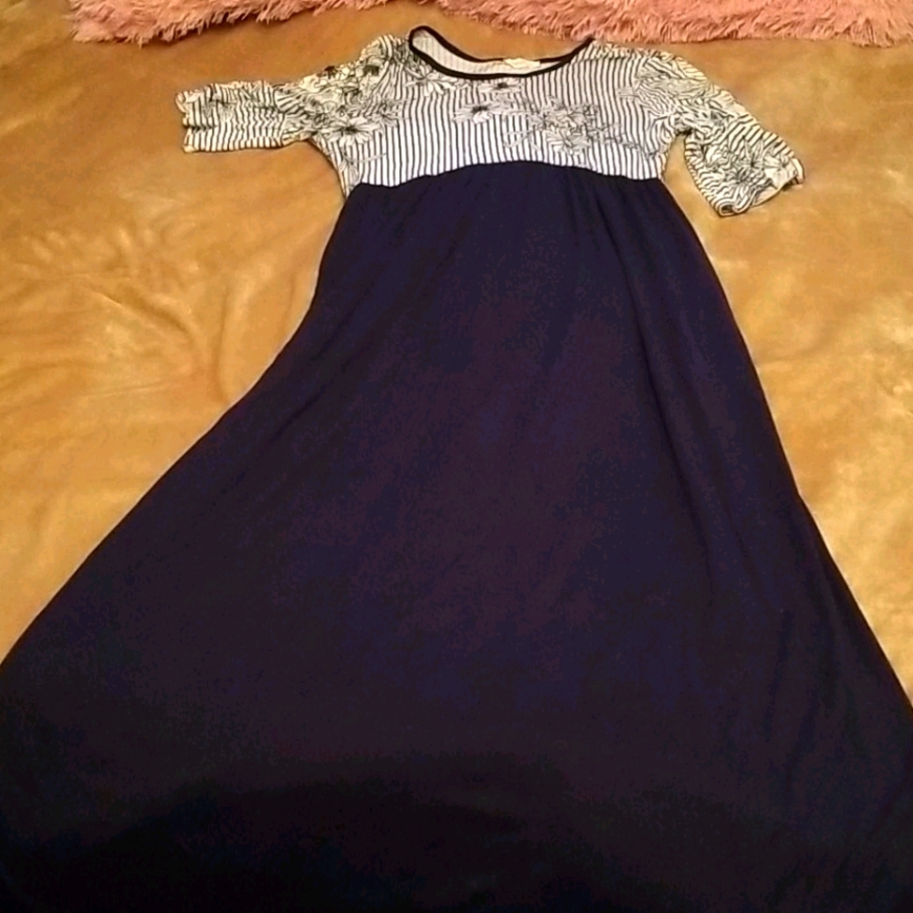 Long dresser